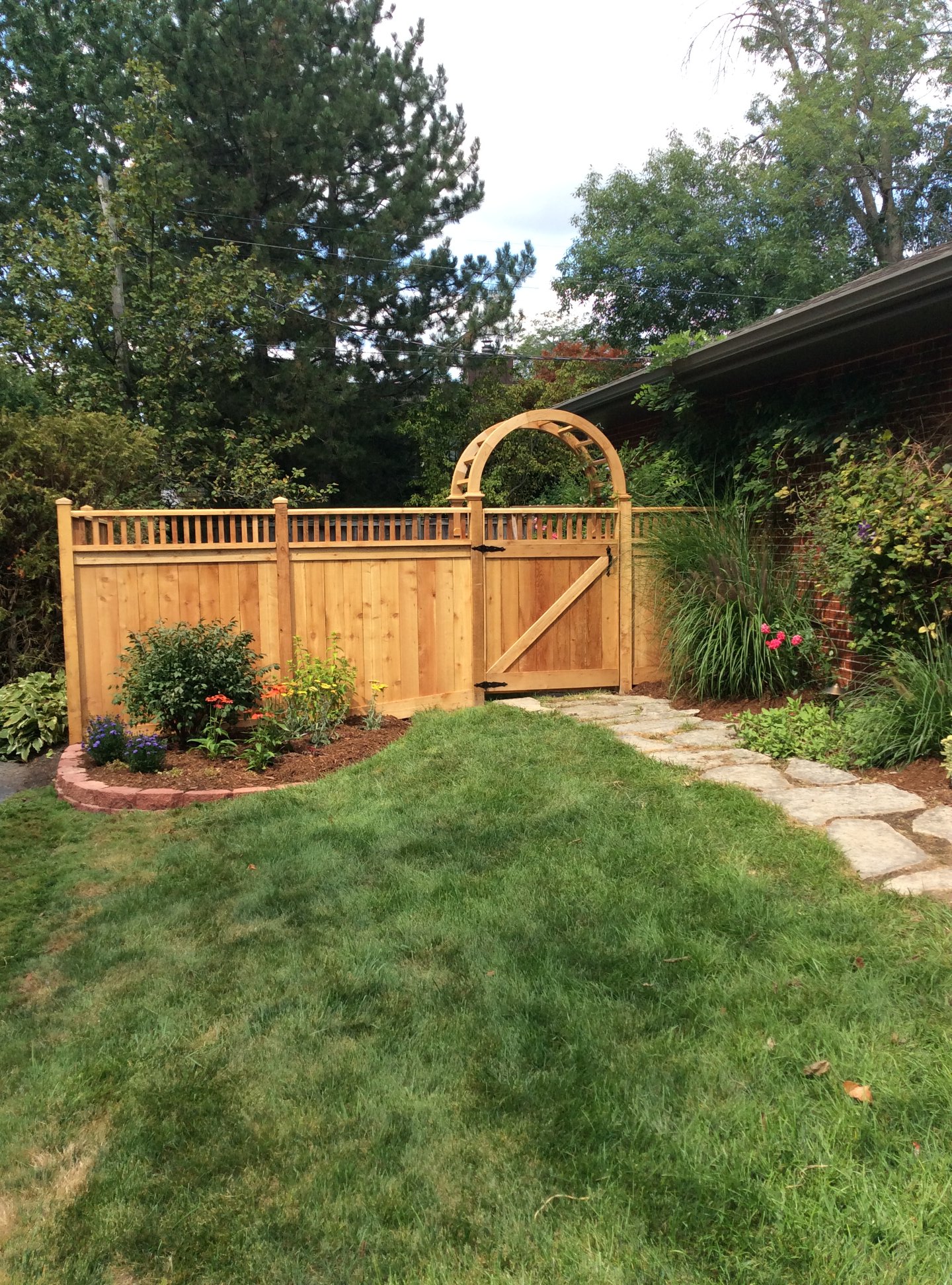 Bob Jaacks Rustic Wood Fencing & Decks | Niles IL