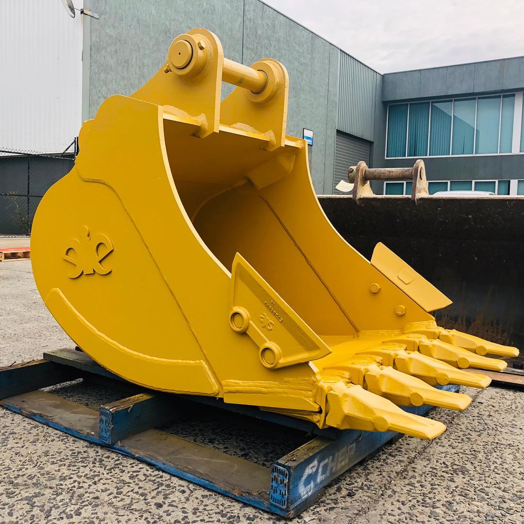 ei engineering - 14T GP Bucket 🐱 With #SideCutters and...
