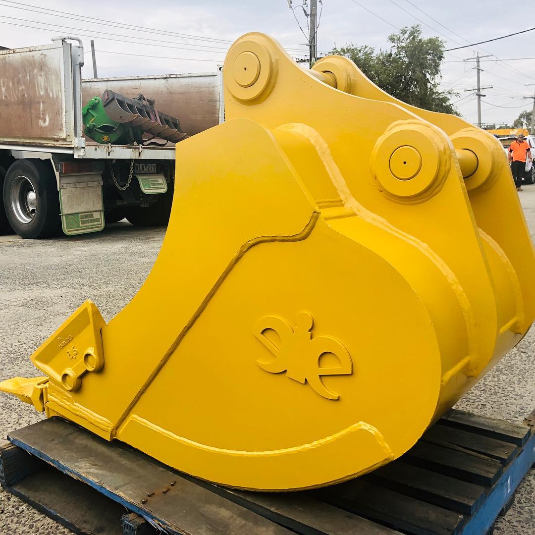 ei engineering - 14T GP Bucket 🐱 With #SideCutters and...