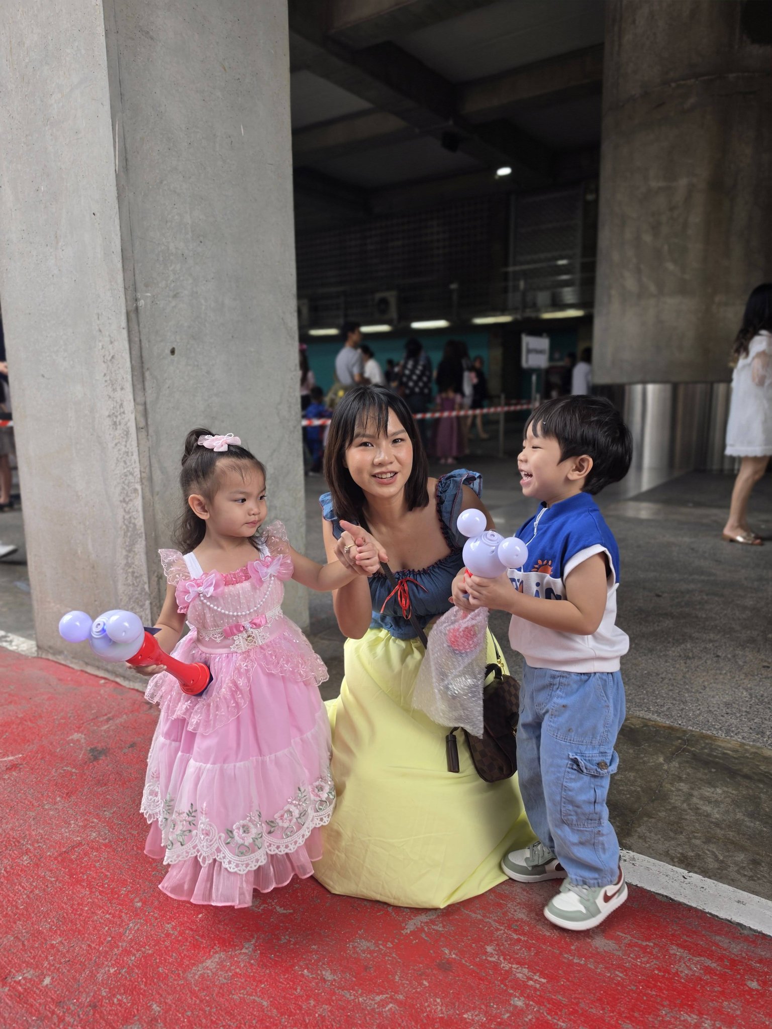 Bew Sira - มีโอกาสได้ไปเรียนแต่งหน้าเจ้าสาวกับพี่กุ๊กมา... | Facebook