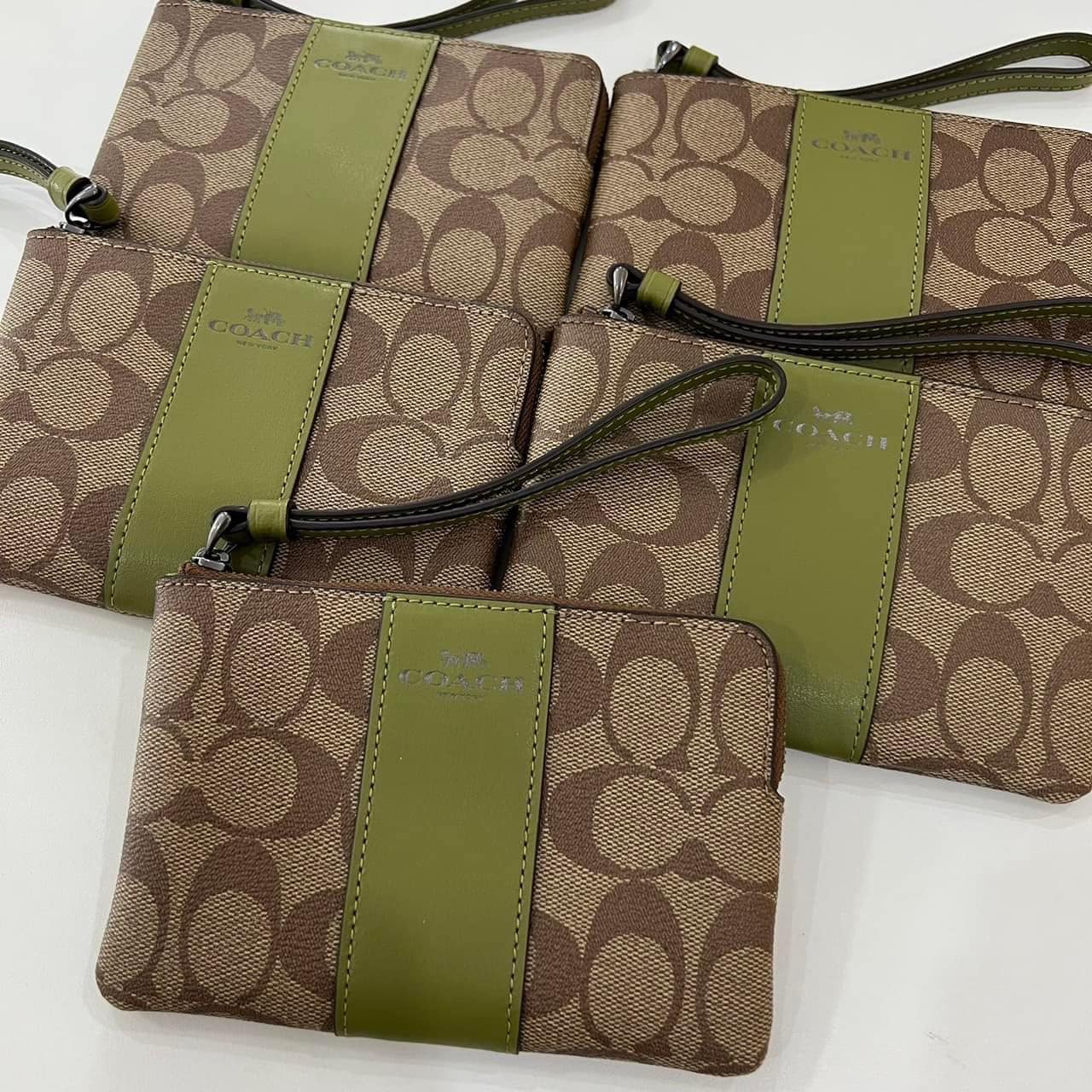 พร้อมส่งค่ะ 1,390฿ Coach... - HELLO COACH แท้ HachiBim | Facebook