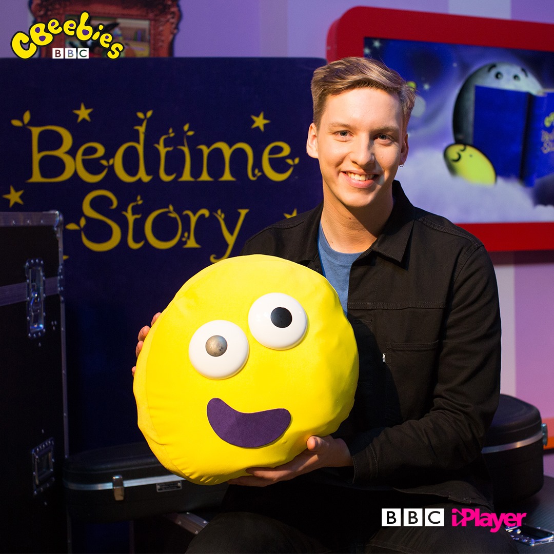 CBeebies - George Ezra is reading Here Comes The Sun for tonight's ...