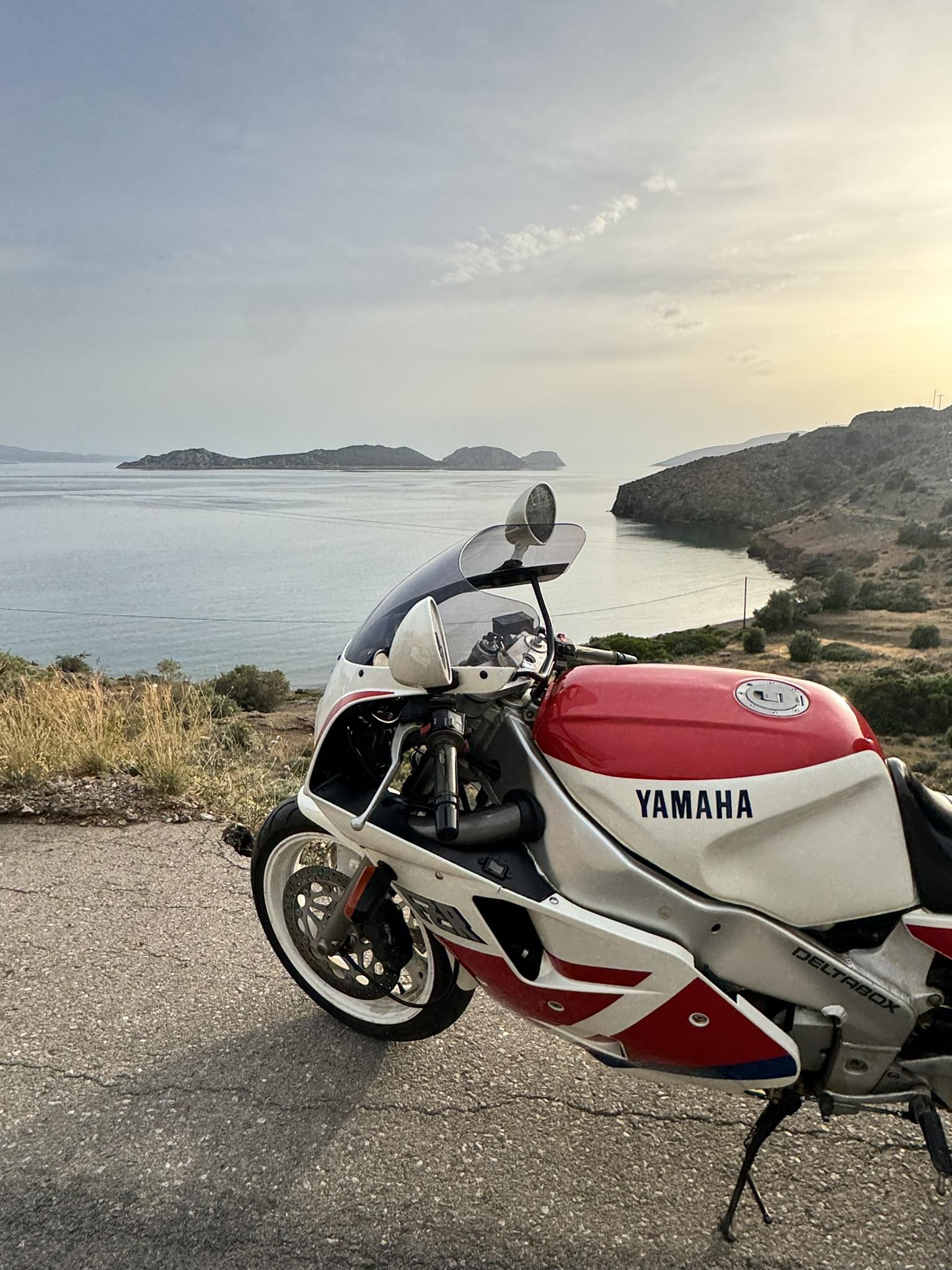 YAMAHA FZR 1000 EXUP GENESIS!