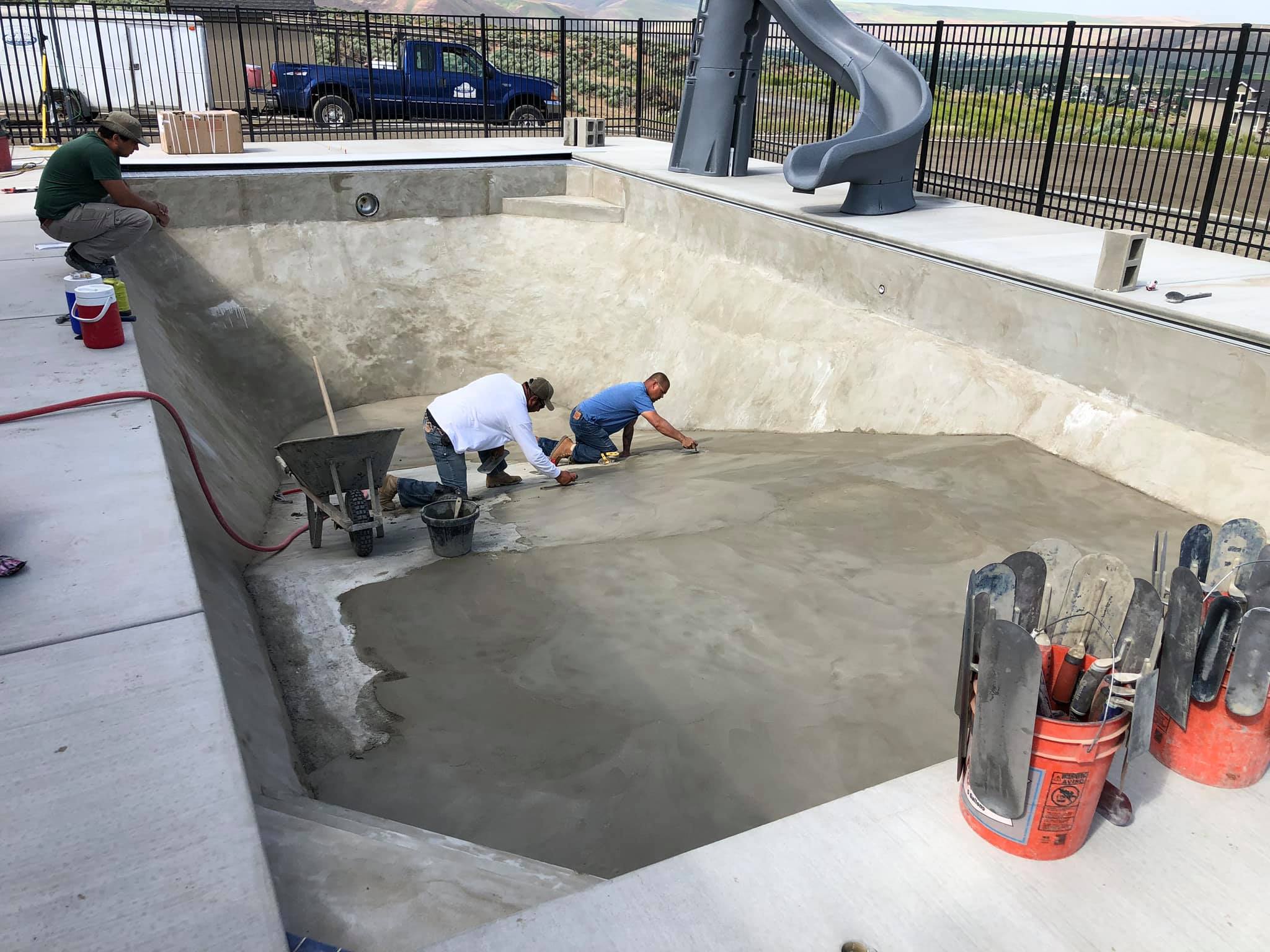 Another new liner set and filling.... - Energy Source Pools