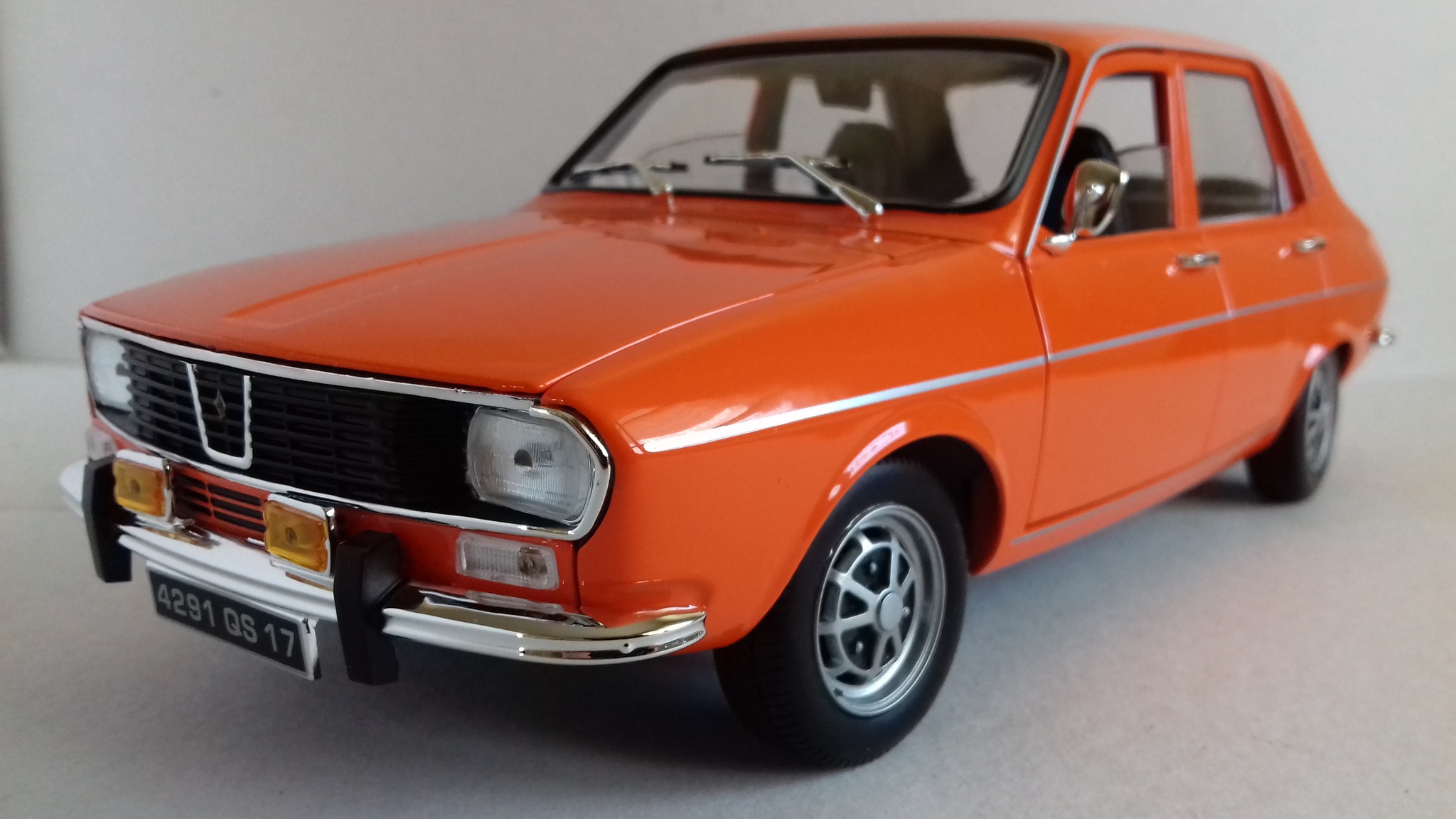 RENAULT 12 TS 1969-1980🇫🇷 from Norev Scale 1:18