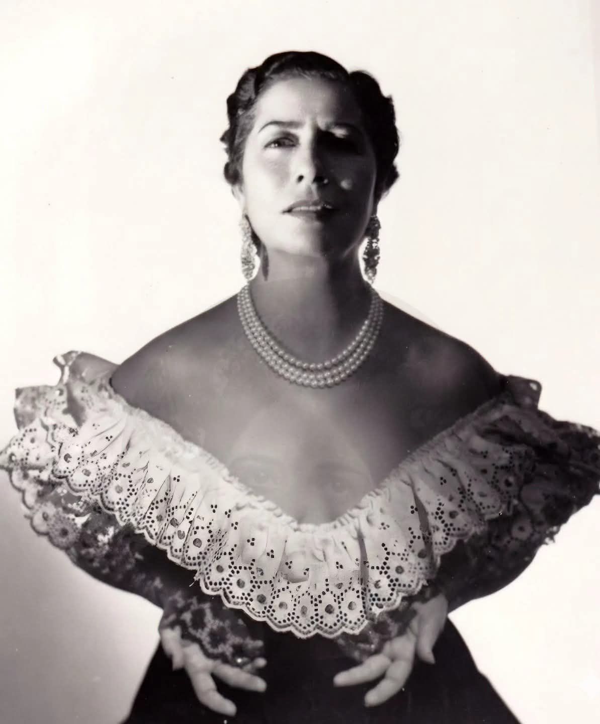 洋書 antonio DANCER OF SPAIN by Juan Gyenes 洋書 antonio DANCER OF SPAIN by Juan Gyenes Historia de una foto: 1941