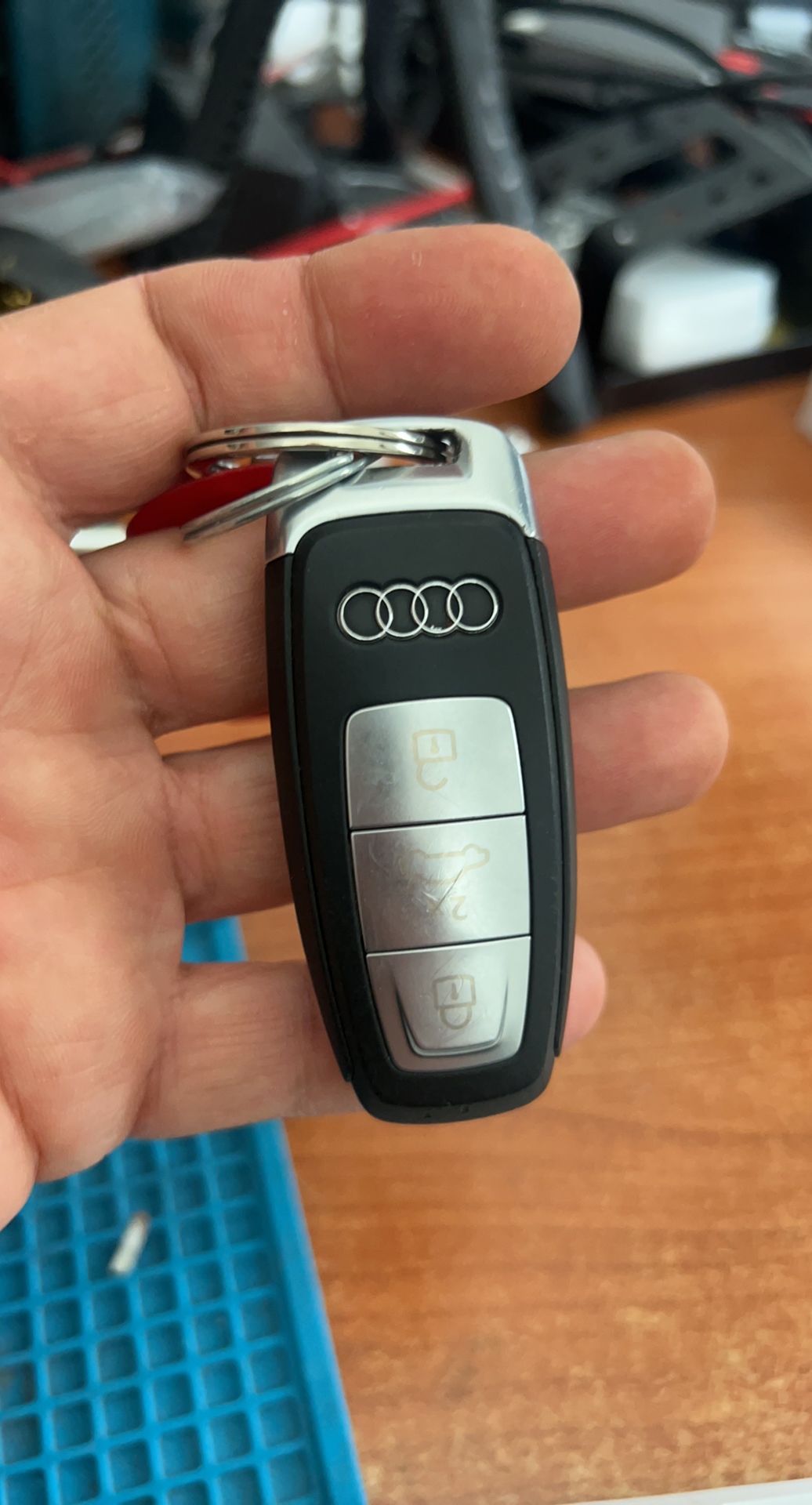 Add key Audi Q3. Mqb tool vvdi. 2 4. F 및 3 골 胸 - لم RIEN