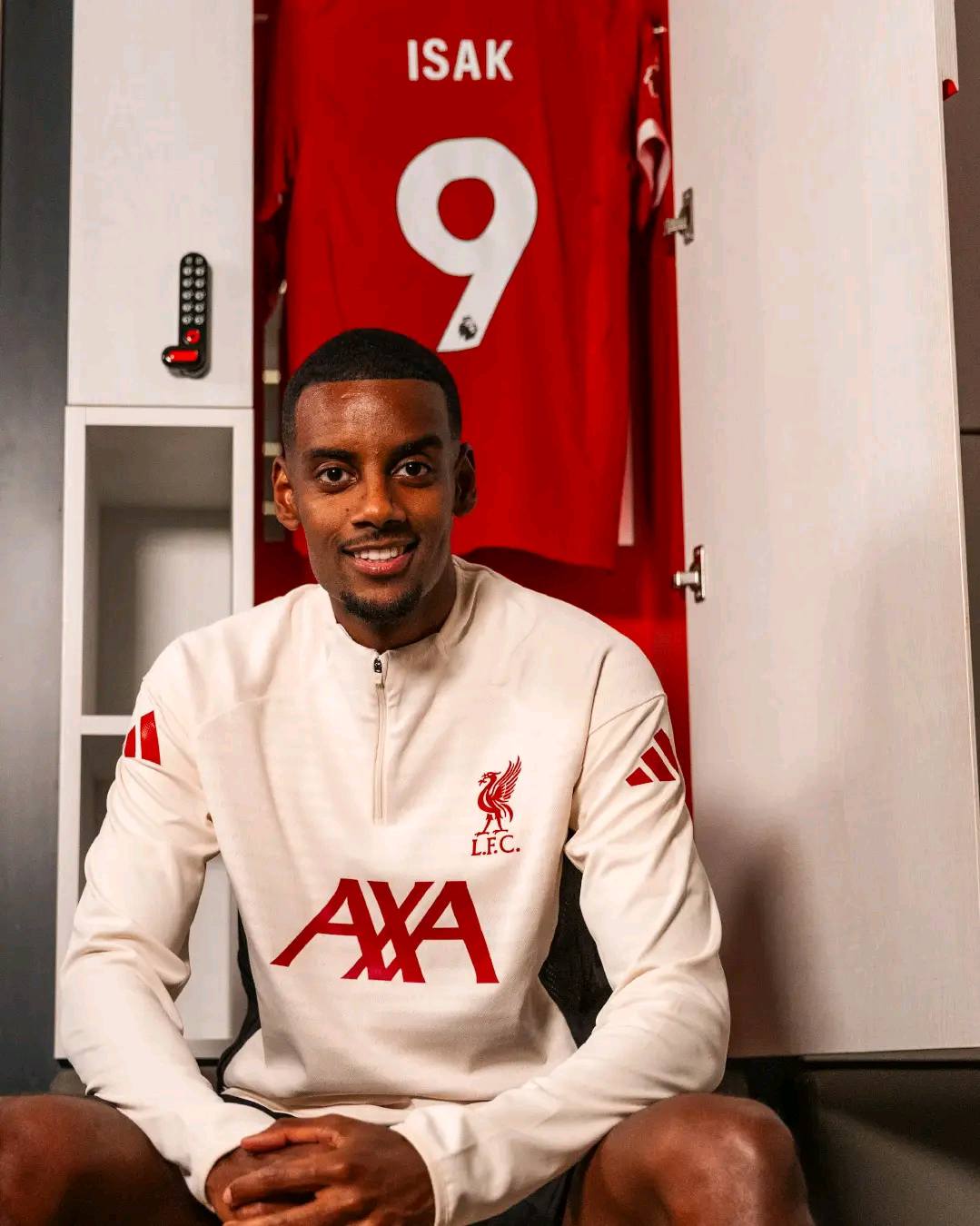 LIVERPOOL'S NUMBER 9. Alexander Isak 🔴♥️