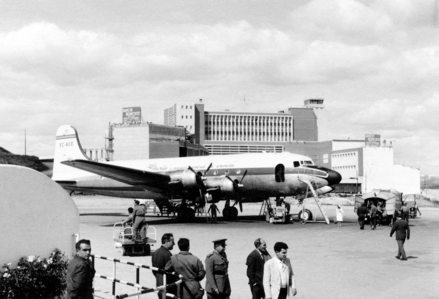 Iberia DC-4-1009 aircraft registration ec-ace history