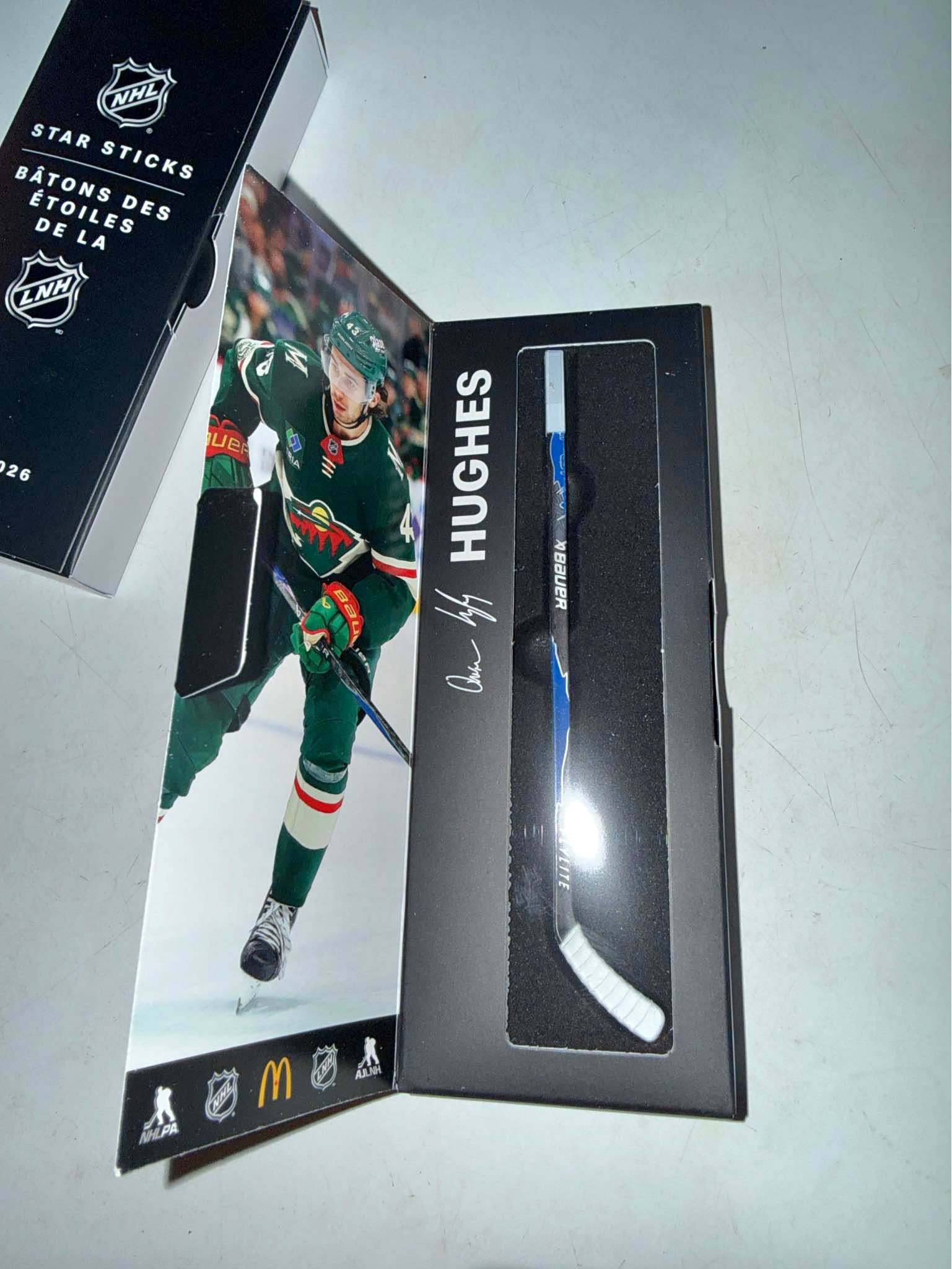 Green Biscuit Flag – Palet Hockey Rue Avec Drapeau, Glisse Sur Surfaces Rugueuses, Idéal Pour Passes Et Toe-drags – Pas Pour Le Tir