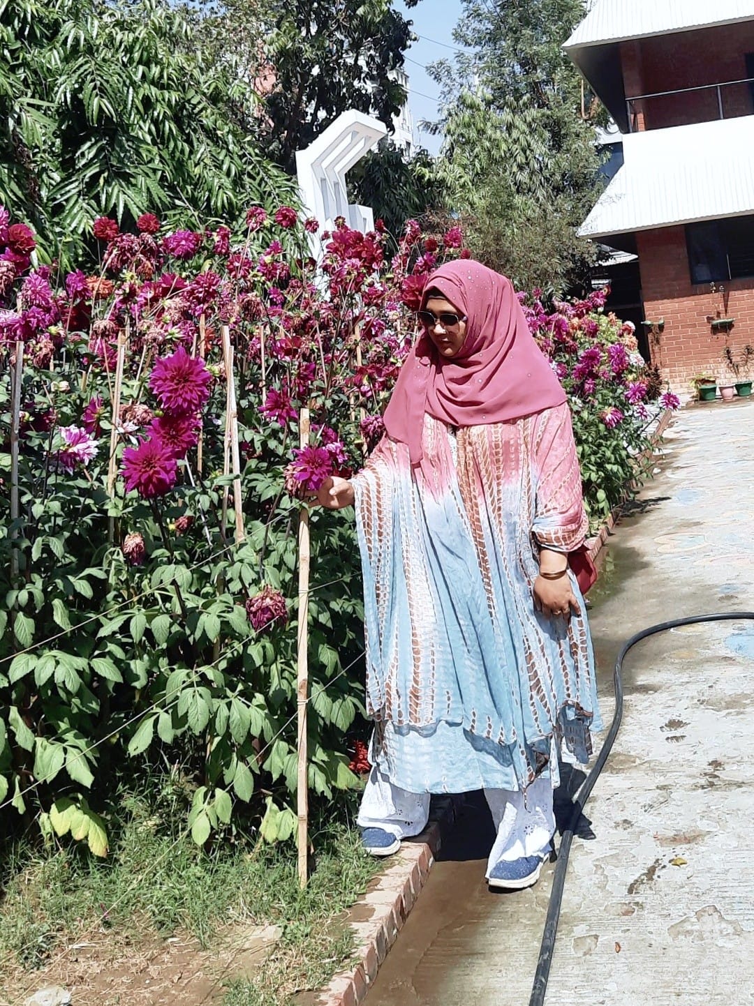 Laboni Hossain