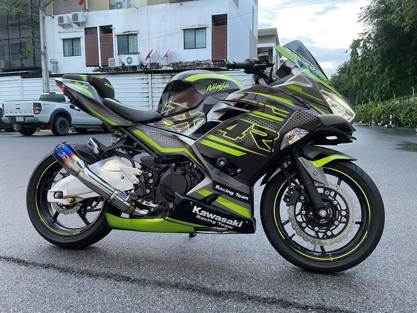 JP Racing - รถที่หล่อๆ เขาก็ต้องเลือกท่อหล่อๆไส่รถเขาสิ😤 | Facebook