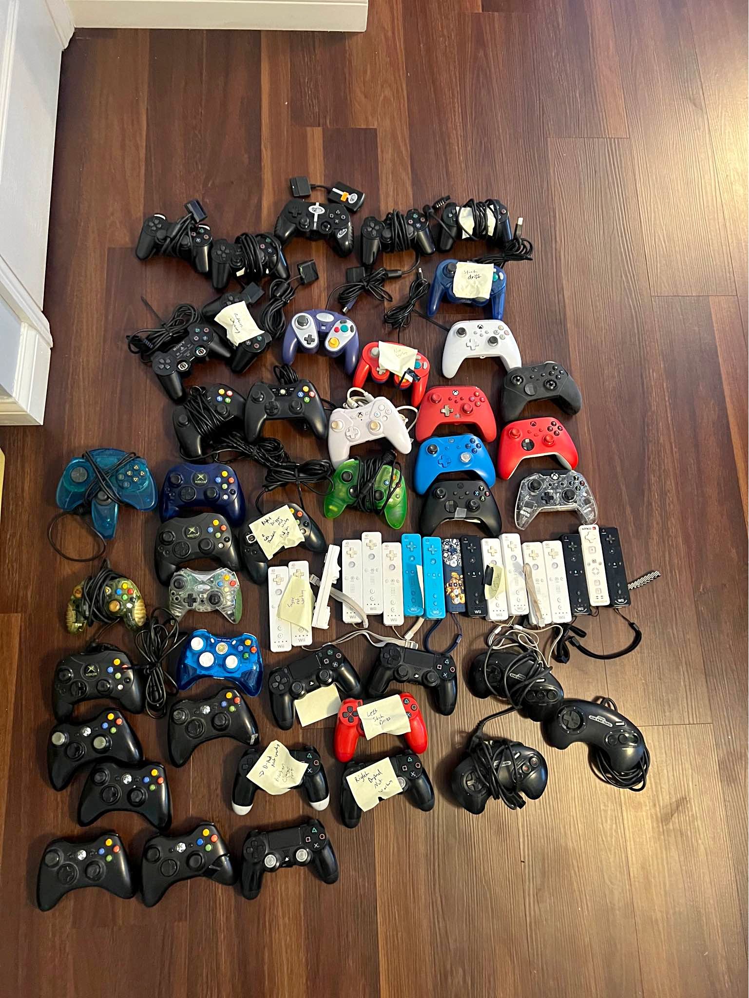 Retro Gaming Controllers Lot - Nintendo NES Dreamcast PlayStation ...