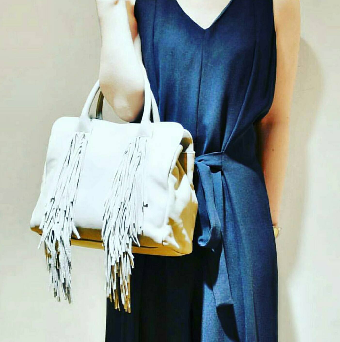 Christian Villa - Beige leather baguette bag 5145 - shop with 