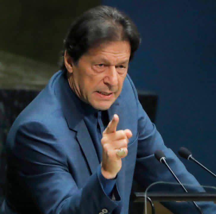 شدید دھند اور ٹھنڈ میں یہ مناظر کل رات لاہور کے ہیں۔۔ جب سب سو رہے تھے ...