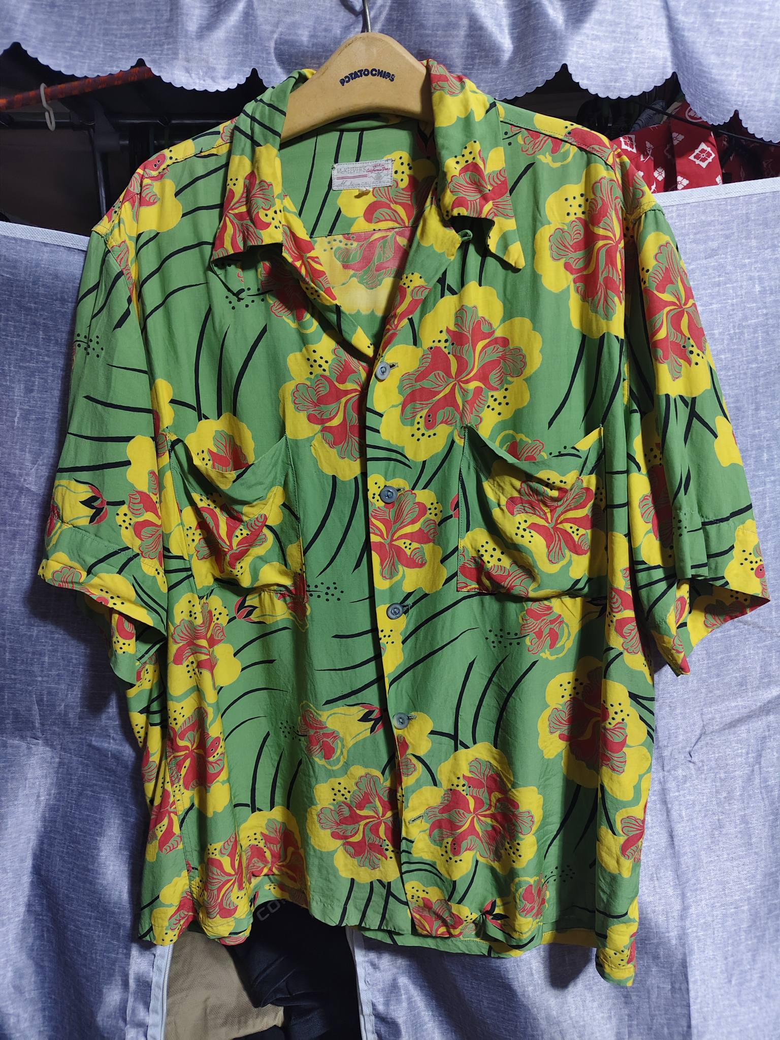 Vintage Hawaiian aloha shirt from California