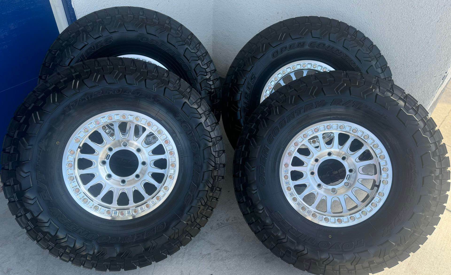 King Ranch Stocks and 37x12.50 20 Toyo AT3 looking to trade for 17 ...