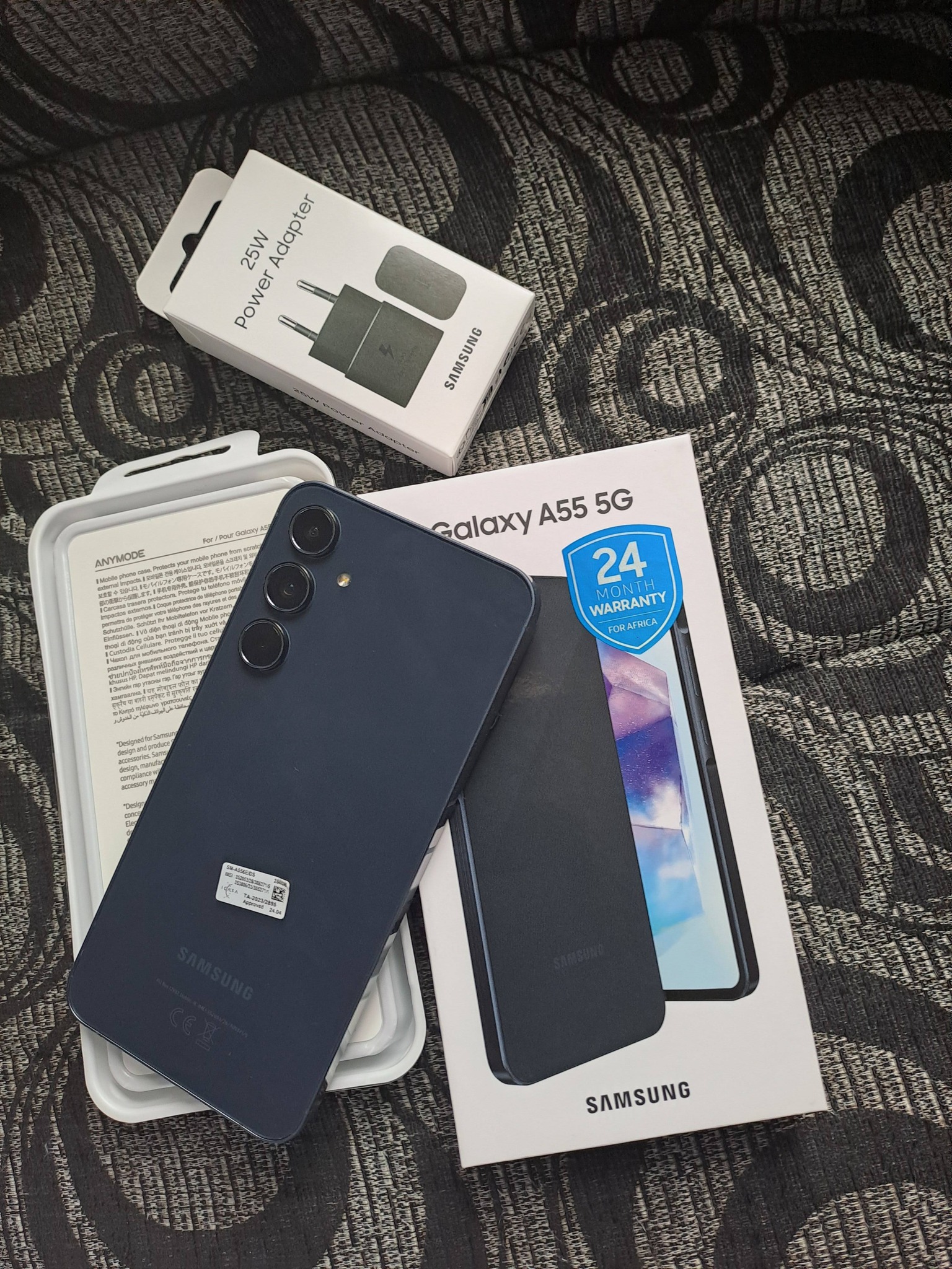 Brand new SAMSUNG A55 5G 256GB...8RAM Box,charger,cover Sealed. N 