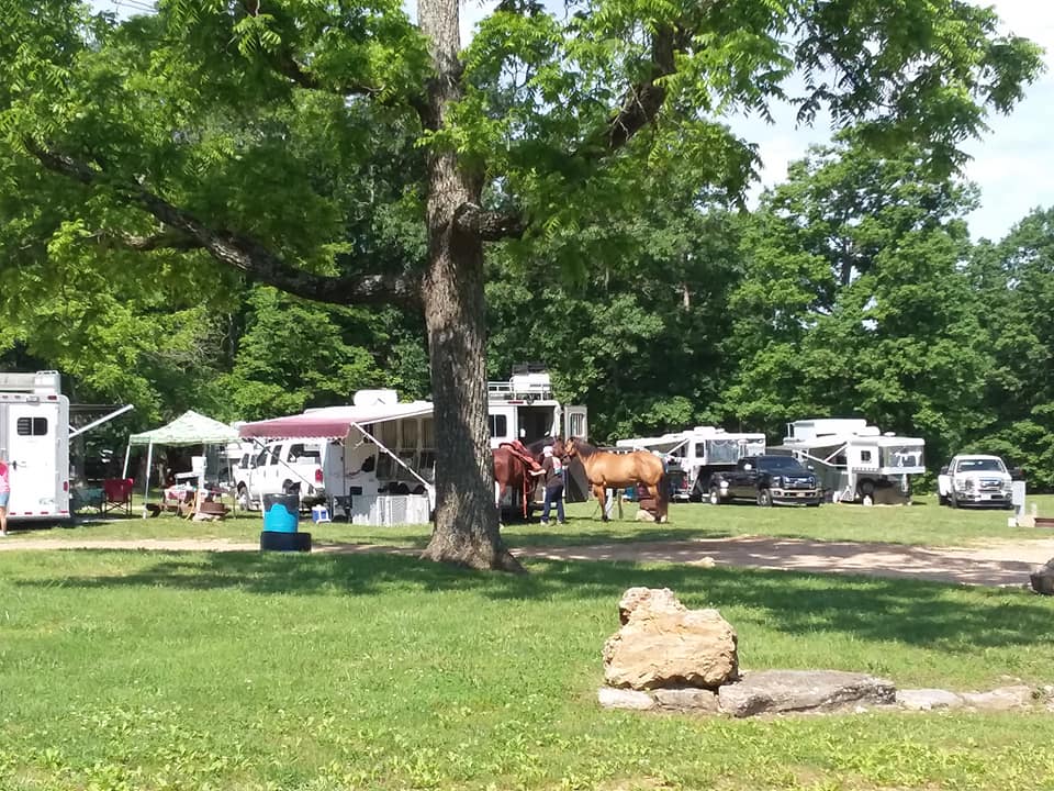 Flying R Ranch Missouri | West Plains MO