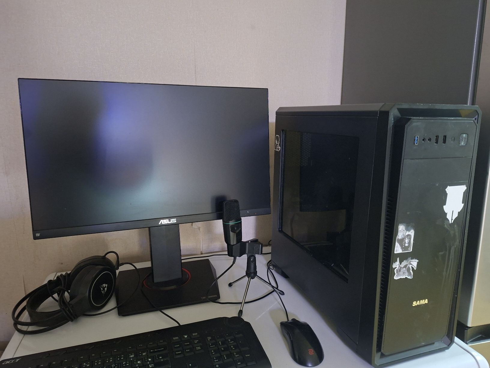i7 7700 Asus rog strix b250 board Jet strem GTX1070 Ti 8GB Hyperx 