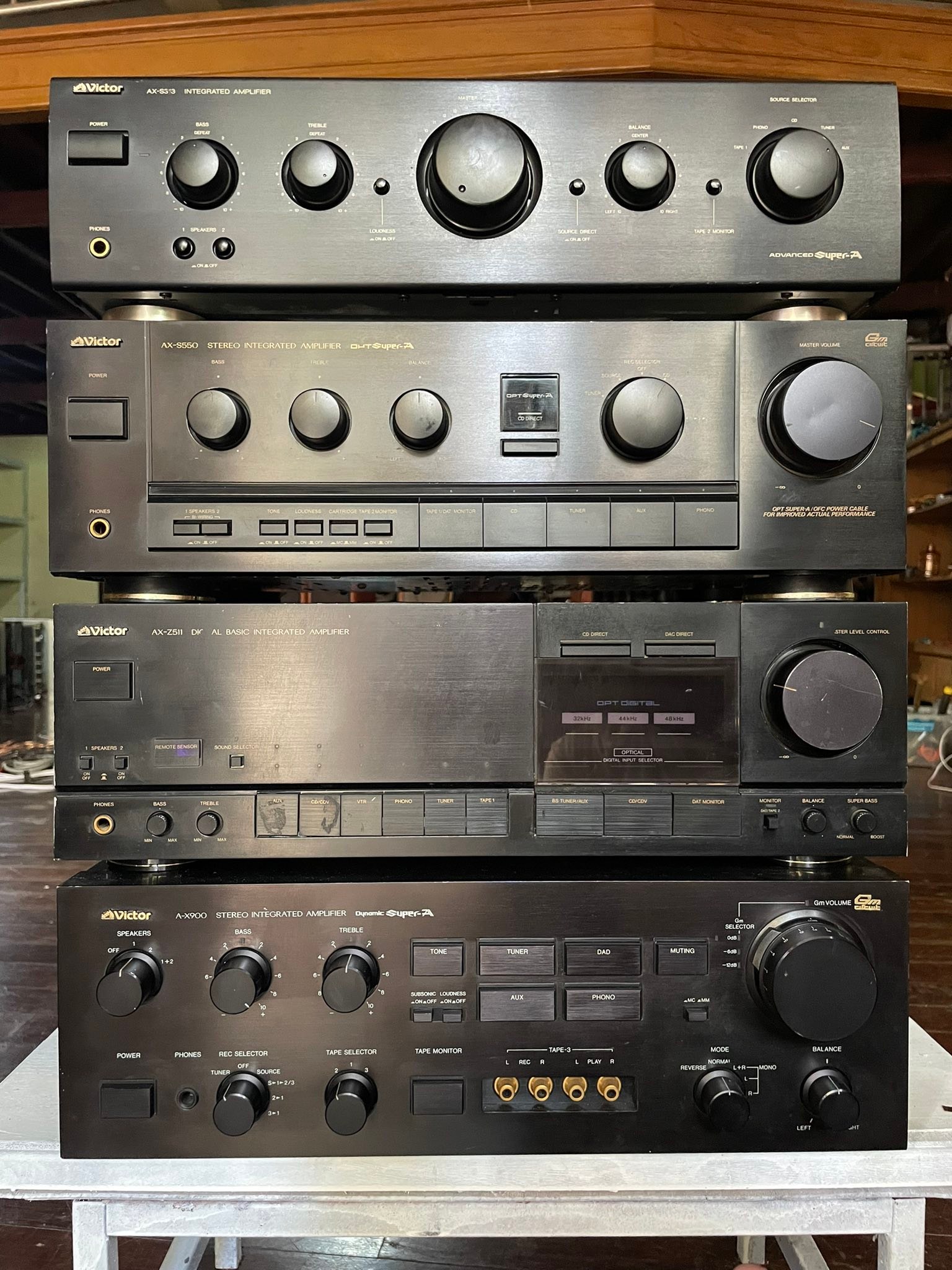 Victor stereo integrated amplifiers models and specs