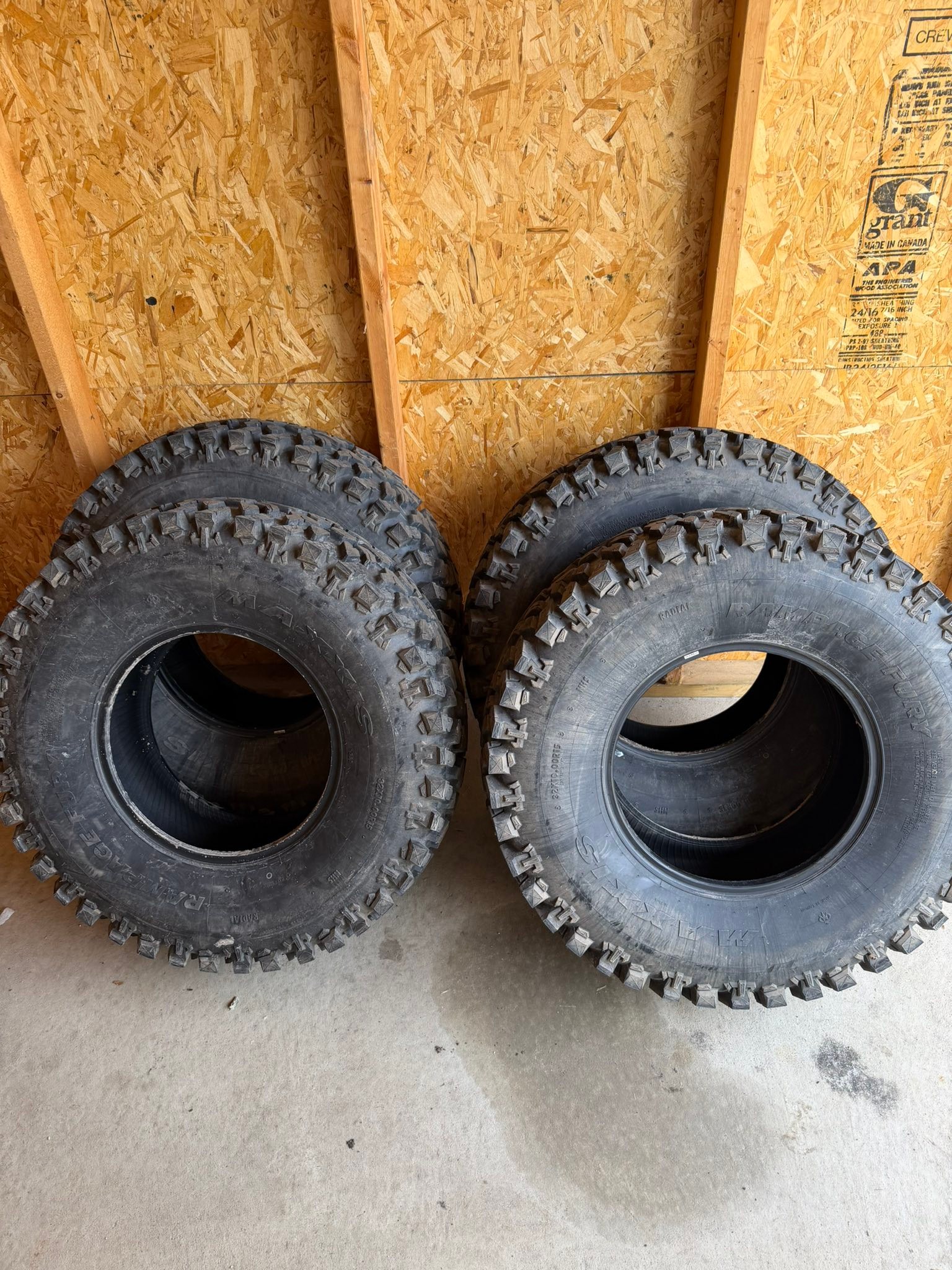 Maxxis Rampage Fury 32x10x15 tires for sale