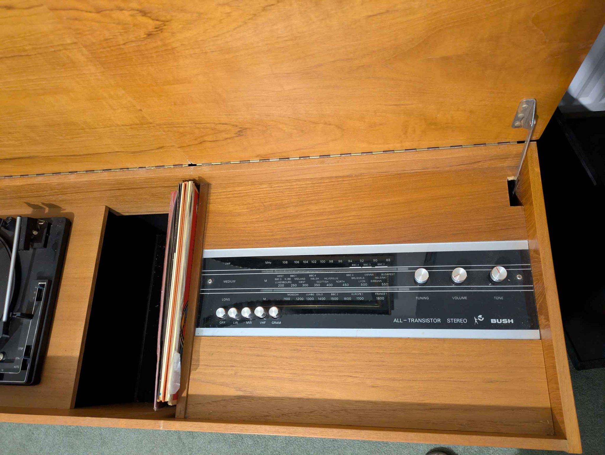 Vintage Bush Radiogram SRG147 (Stereo / record player) - Electronics ...