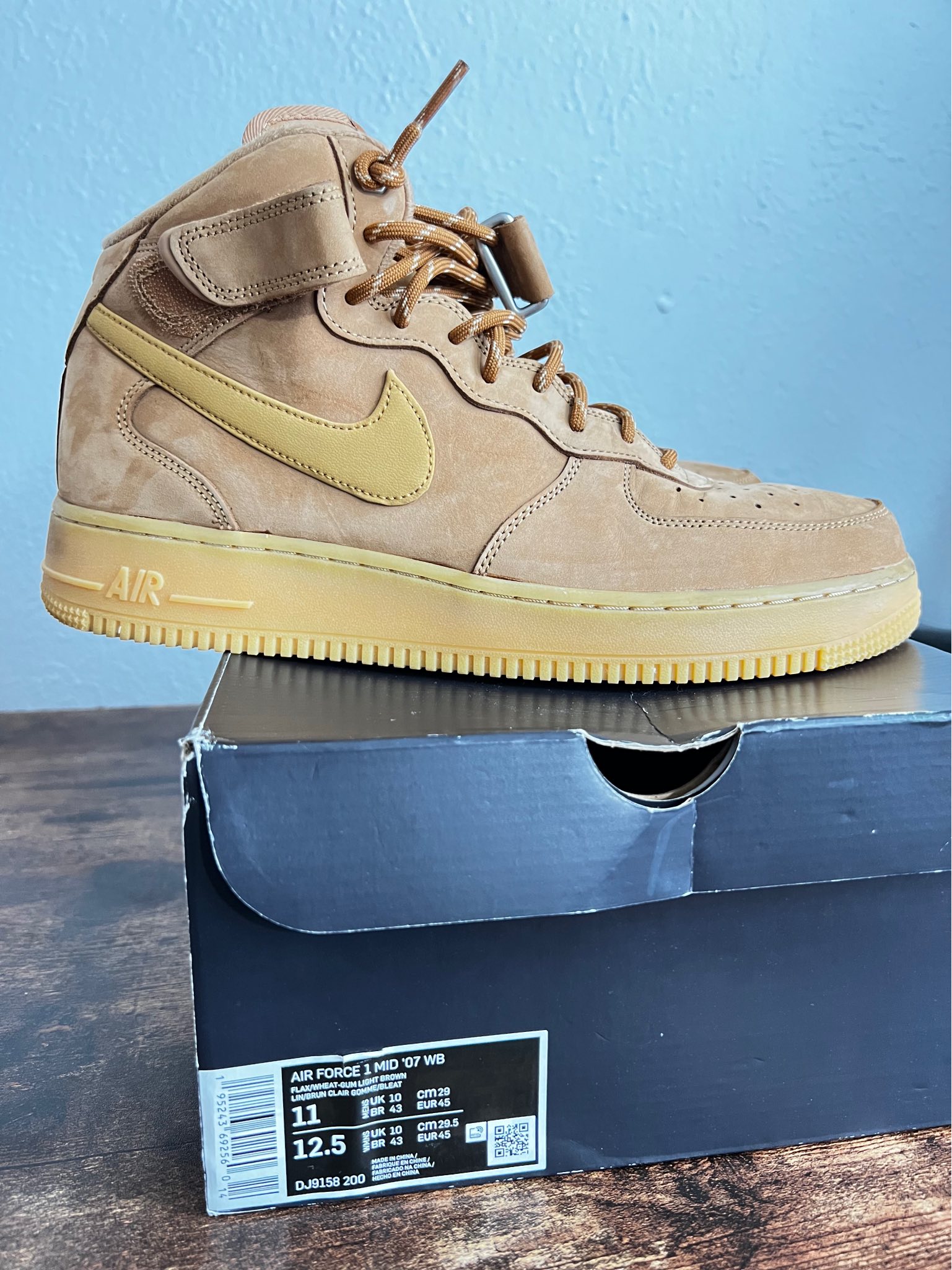 Excellent Nike Air Force 1 Mid 