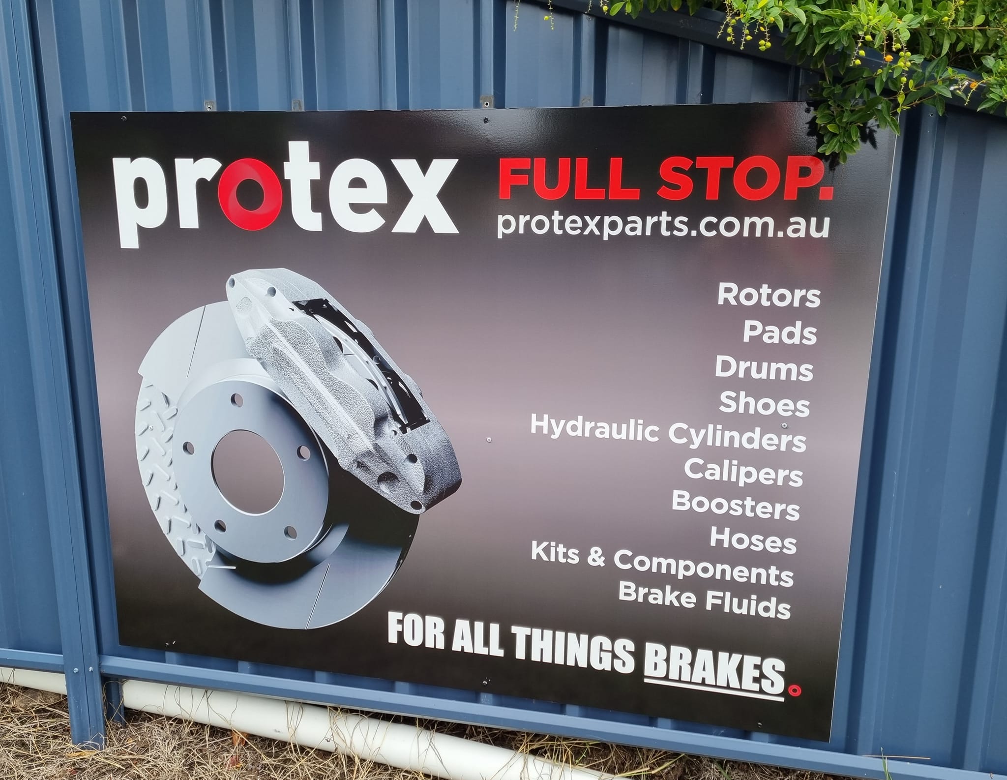 Some new signage on the fences... - Bramac Power Brakes