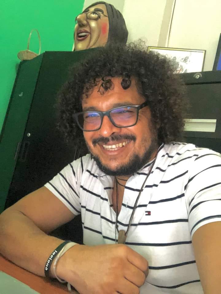 El poeta Hector Flores, conocido como... - El Olomán Noticias | Facebook