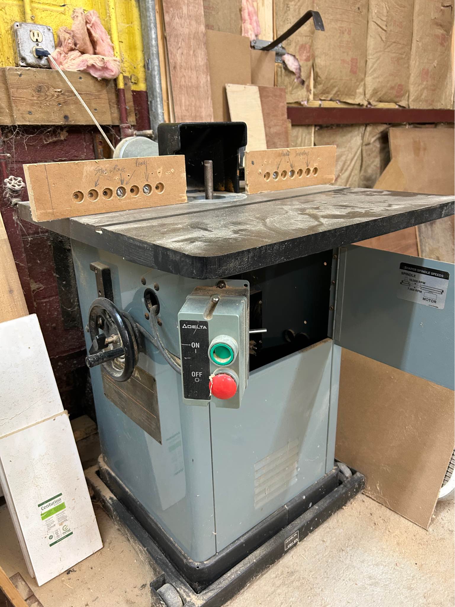 Delta,3 hp shaper, hardly used excellent condition. No rust on an ...