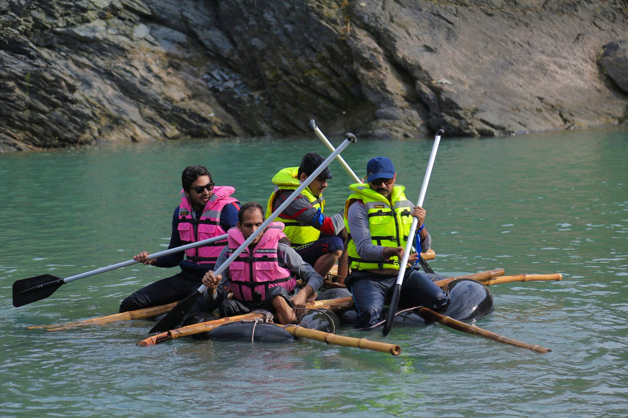 Karavan Leaders Pakistan - Raft Building Competition at River Kunhar ...