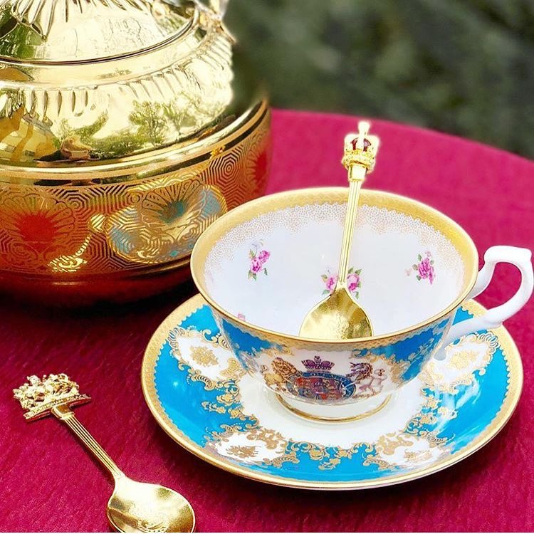 Buckingham - Inspired by a hand painted plate found in the Royal