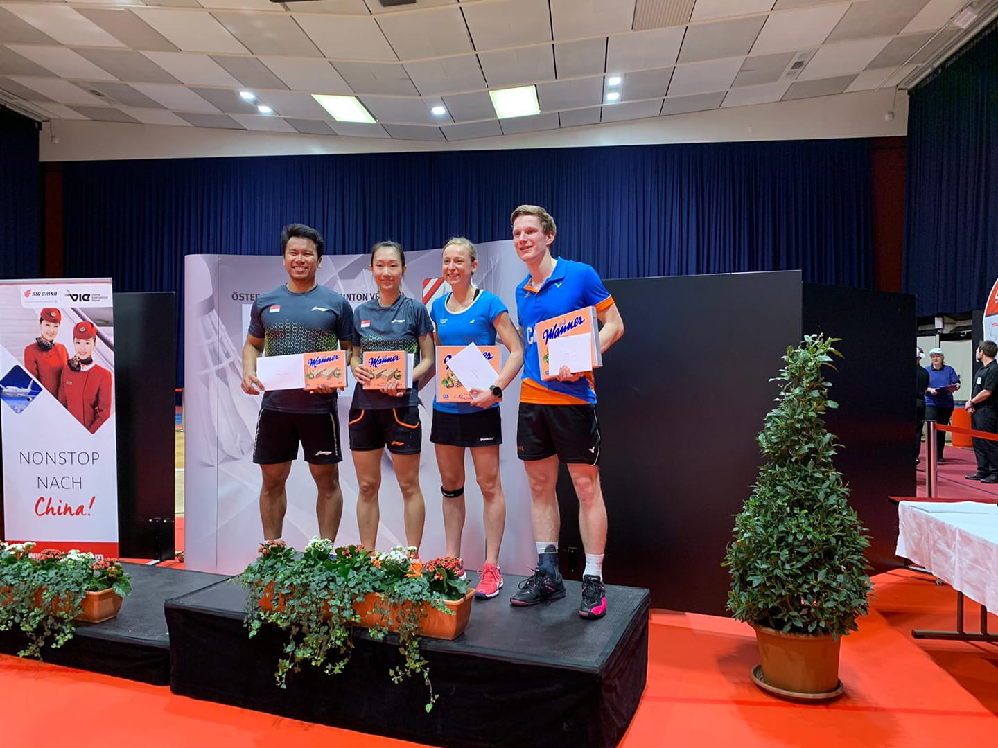 Team Singapore - Congratulations to TeamSG shuttlers,...