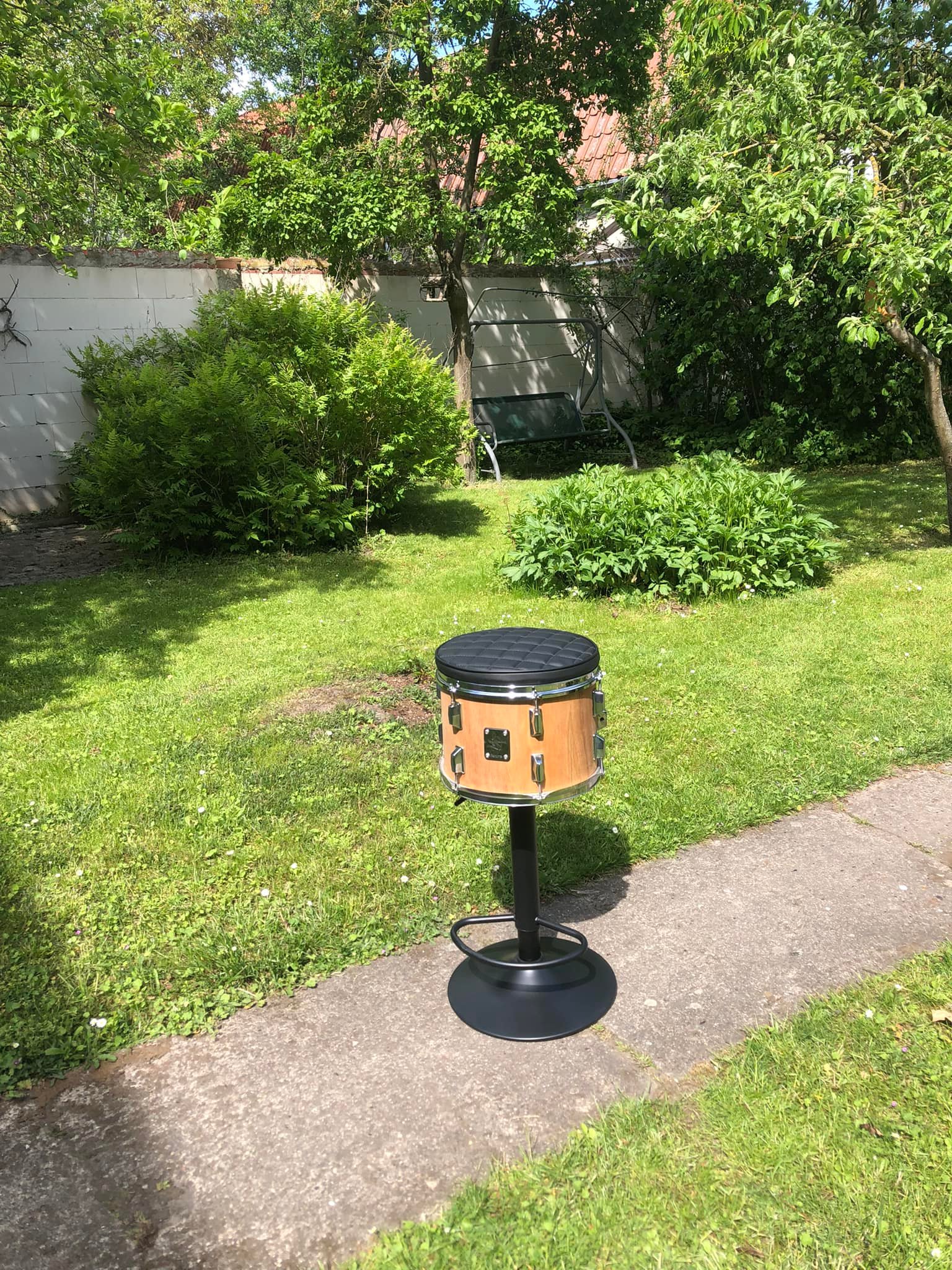 Deadnotes - upcycled instruments
