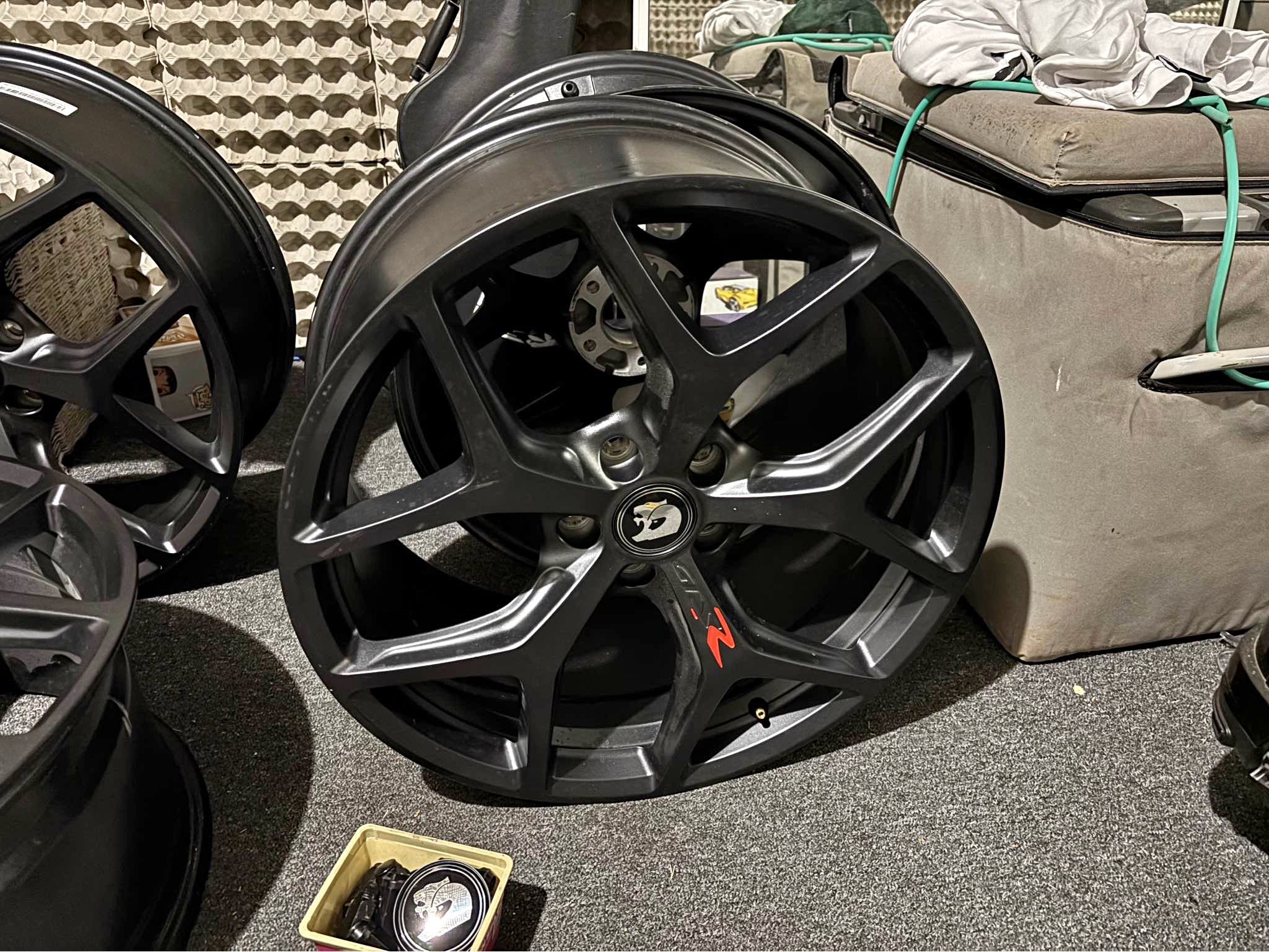 20 inch rims VE GTS/r staggered - Car Wheels, Tires & Parts - Perth ...