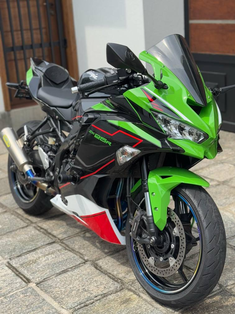 Kawasaki zx25r 2022 model Original 2 keys ABS quick shift up