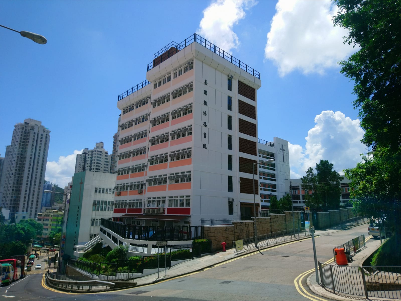 油靚靚校舍迎接創校45周年🎉🎉 - Pui Tak Canossian College
