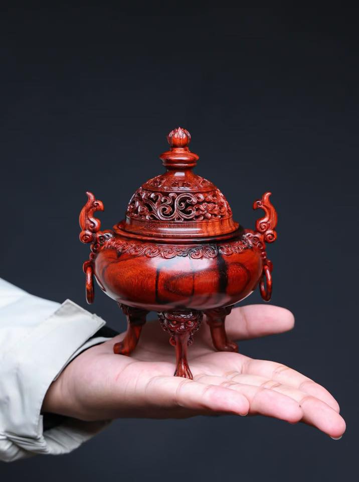 小叶紫檀。香炉 紫檀材 足高台 香炉，花台