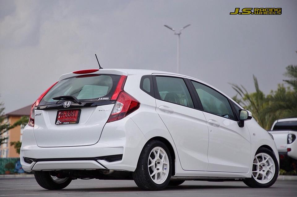 Jazz GK ป้ายเเดงหอมๆ > ล้อ TC005 เเท้ ขอบ 15 > ยาง Re003 195/50/15 ...