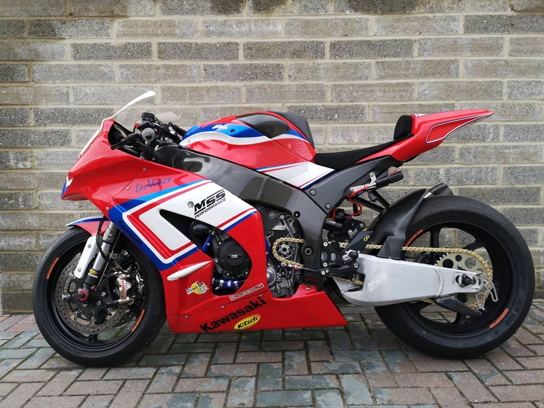 Great looking Kawasaki ZX-10R in for a Full Engine Refresh and