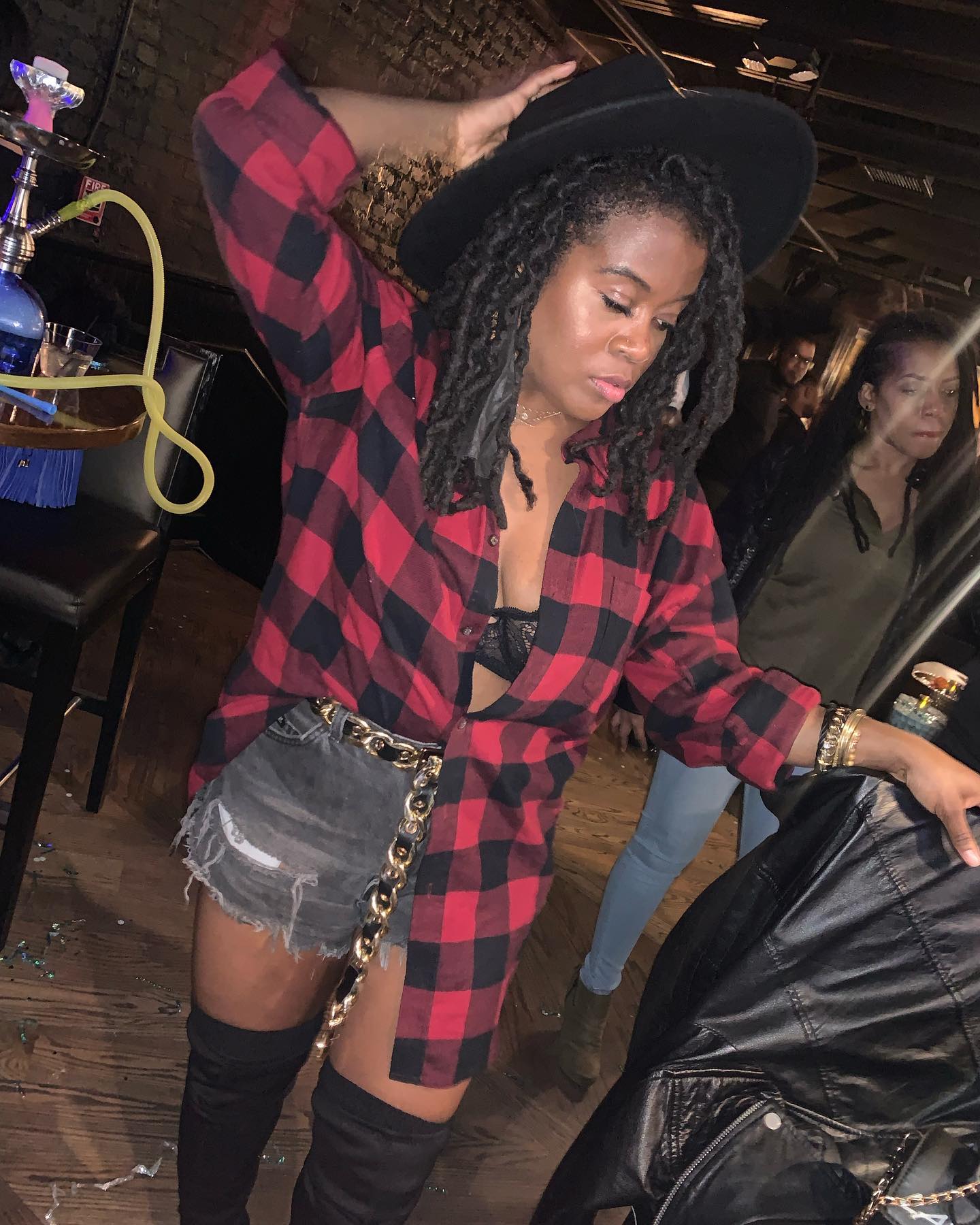 RewindConsign - Ms. Rewind Consign #BrawnyChic 💁🏾‍♀️😅
