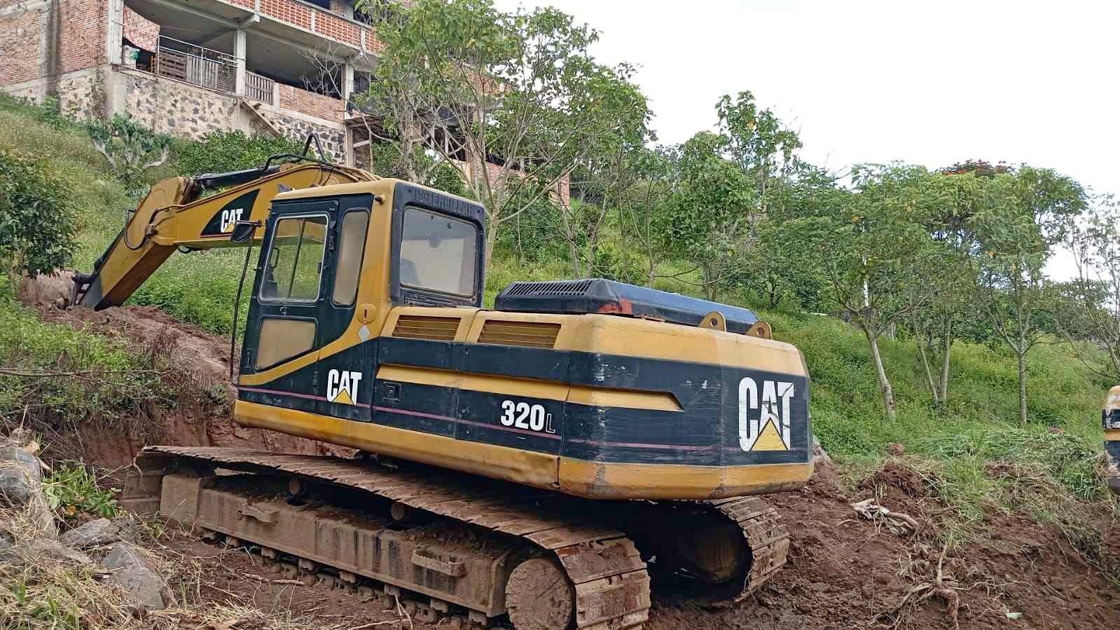 1999 Caterpillar 320L