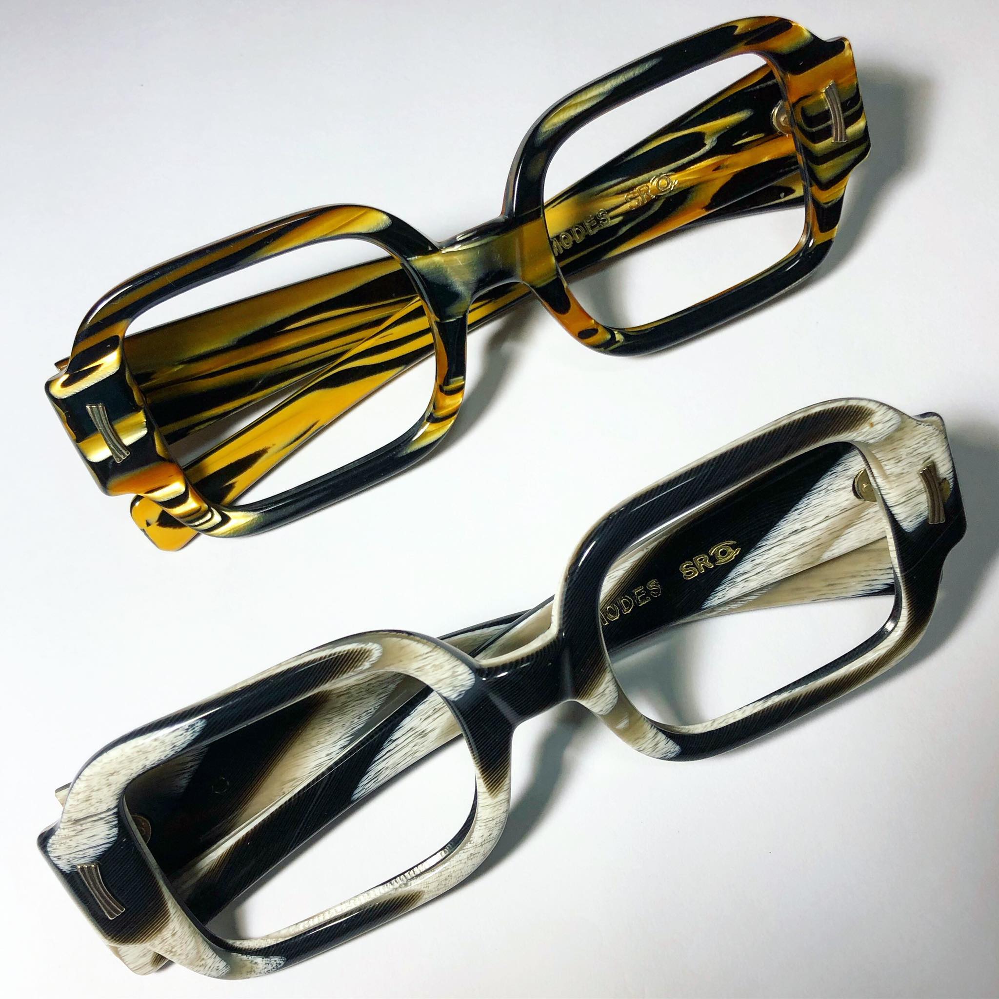 VINTAGE STYl-RITE OPTICAL (SRO) SUNMODES SQUARE HORN AND TIGER 