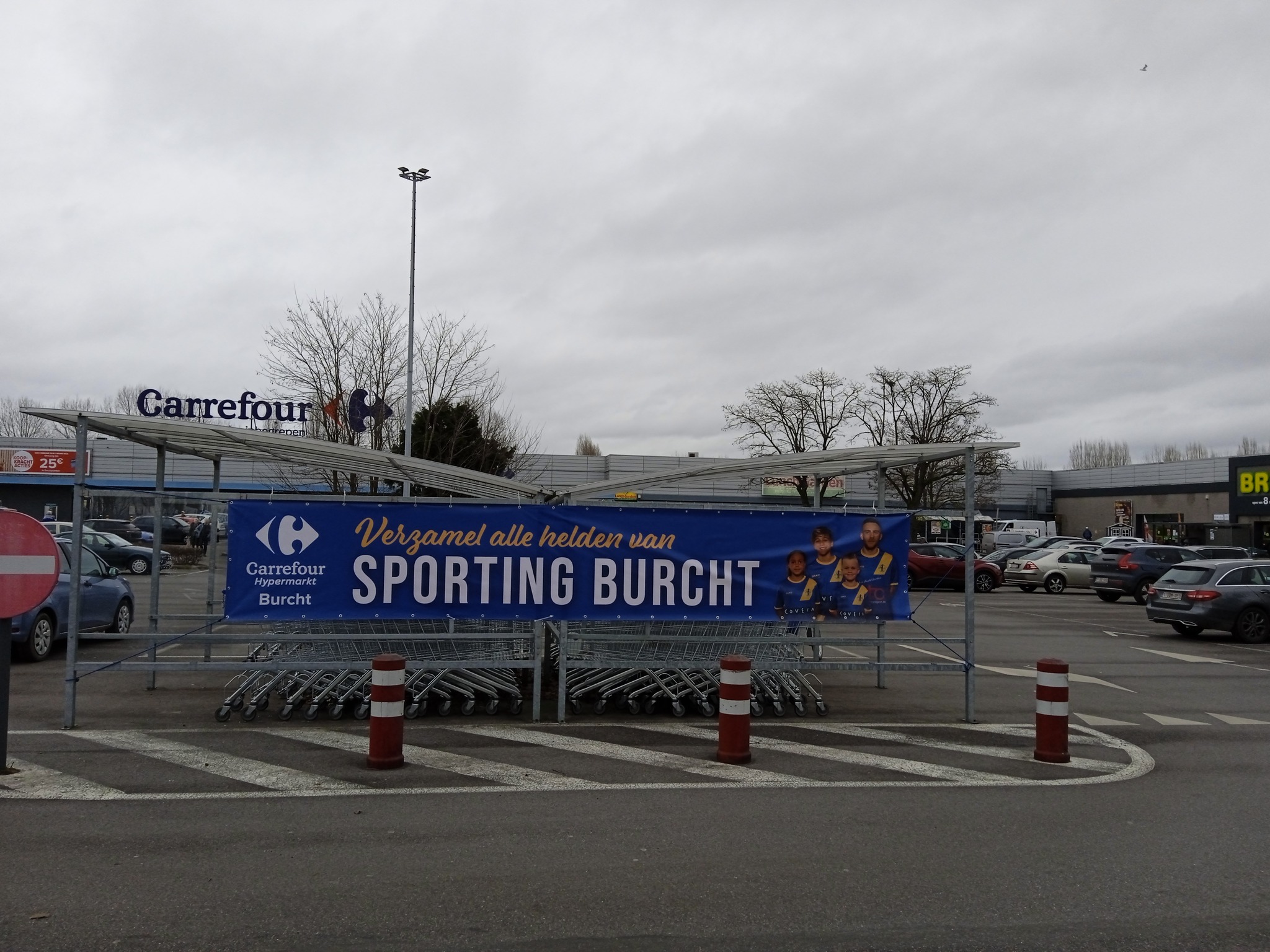 We zijn er volledig klaar... - Carrefour Hypermarkt Burcht