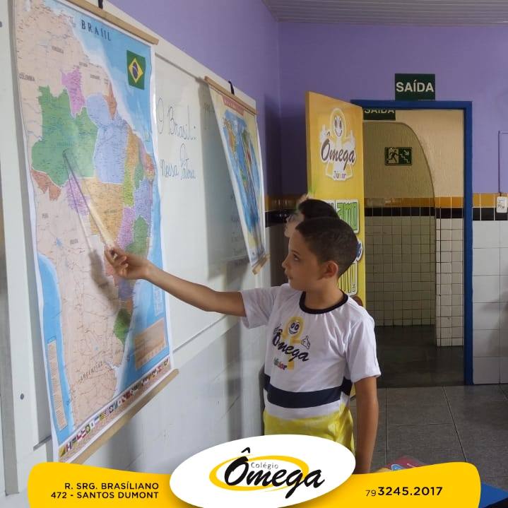 Colégio Ômega - Explorando os mapas na aula de geografia...