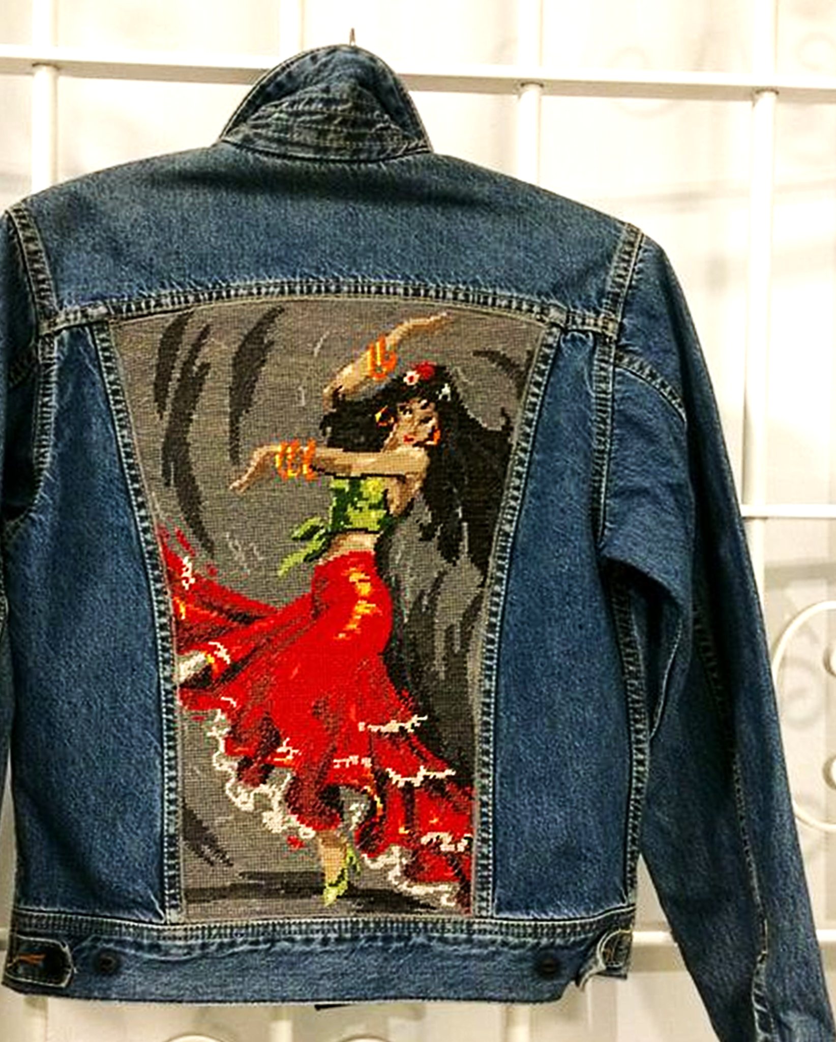 Upcycling a 60s jacket with embroidery