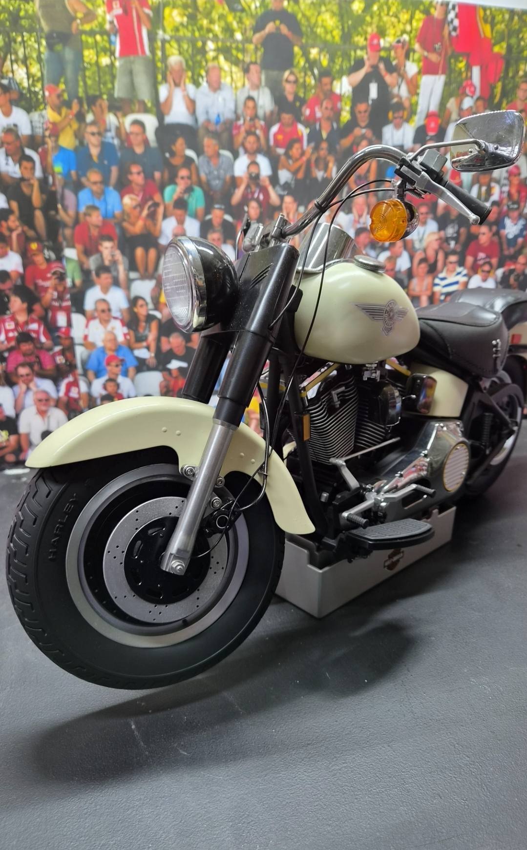 1.4 scale Harley Davidson Fat Boy De Agostini