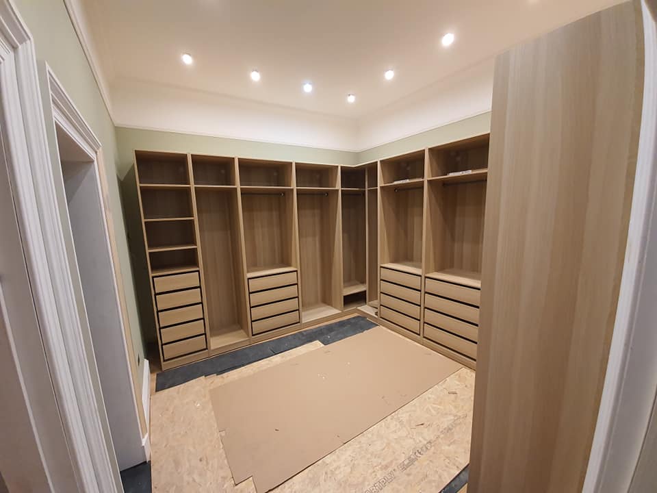 This was a big walk in wardrobe setup... - FlatPack Central