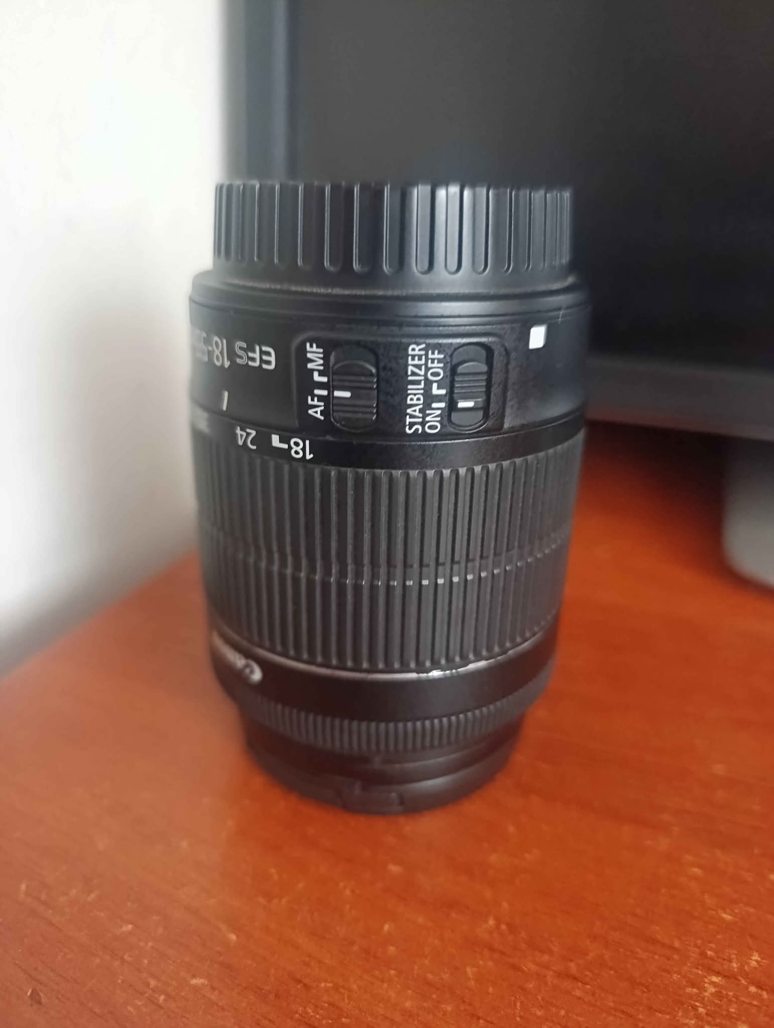 Custodia Obiettivo JJC DLP-1II: Fodero Morbido Per Proteggere Le Tue Lenti Canon. Compatibile Con 18-55mm, 50mm, 60mm, 20mm, 11-22mm E 14-42mm. Compatta E Sicura Per I Tuoi Obiettivi. - Foto 6